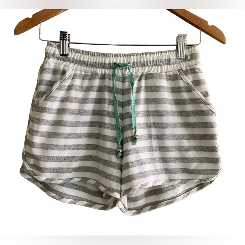 Blue Curl Beach Wear: White and Gray Shorts with Pockets and Drawstring